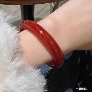 天然巴西紅瑪瑙手鐲少女款鐲子本命年扁條原色紅冰種玉髓首飾禮物
