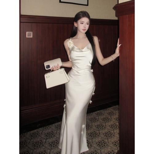 (免運)法式緞面花朵蕩領吊帶連衣裙女裝春季魚尾禮服裙顯瘦收腰中長裙子