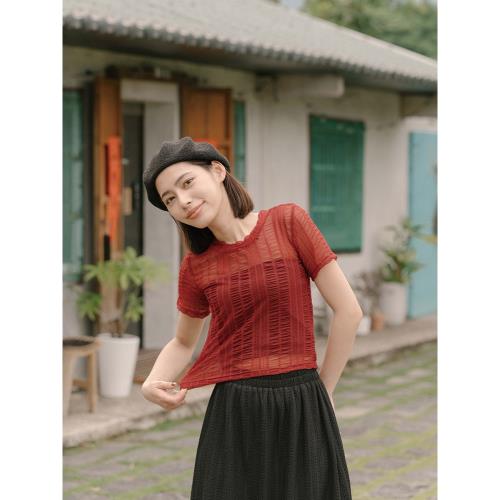 QUEENSHOP 2025春夏新品女裝多色皺皺透膚網紗短袖上衣01098782