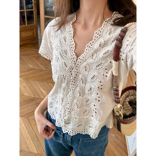 法式白色鏤空鉤花短袖襯衫2026新款v領襯衣正肩上衣夏日ootd穿搭