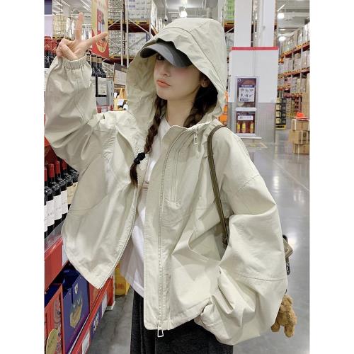 (免運)超好看米色短外套女小個子2026春秋新款時尚洋氣沖鋒衣韓系上衣潮