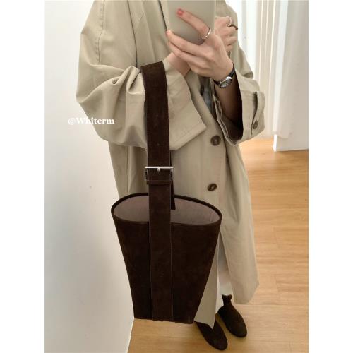 肉肉陳Whiterm韓版秋冬新款復古真皮磨砂單肩水桶包斜跨托特大包