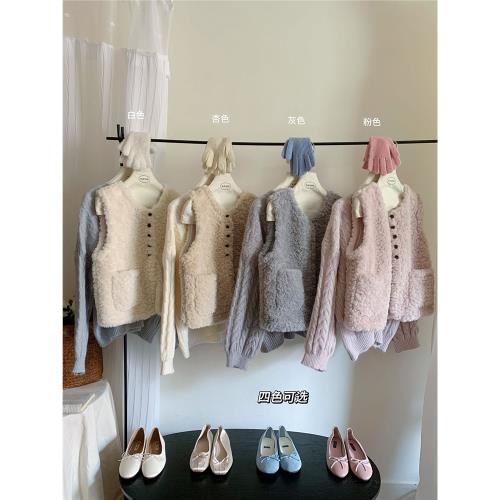 韓國顯白溫柔奶粉色羊羔毛馬甲外套女冬保暖紐扣顯瘦坎肩馬夾上衣