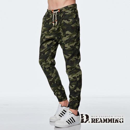 任-【Dreamming】時尚迷彩皮標抽繩束口休閒長褲(軍綠)