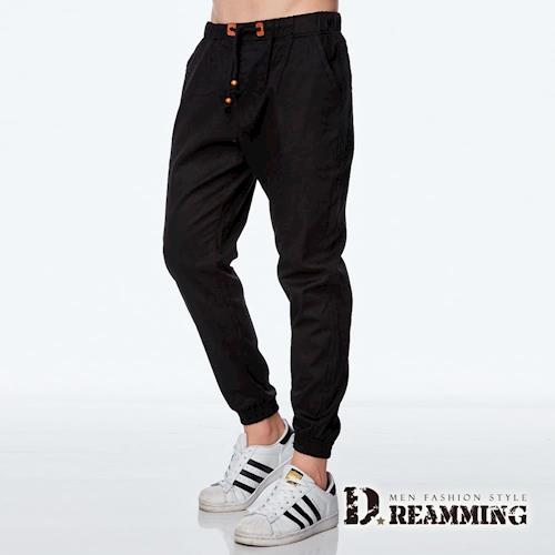 任-【Dreamming】韓系潮款皮標抽繩束口休閒長褲(黑色)