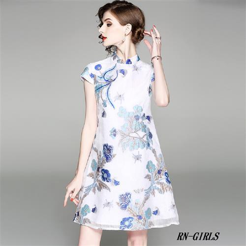 RN－girls  緹花刺繡改良式旗袍短袖洋裝(深藍色/白色)