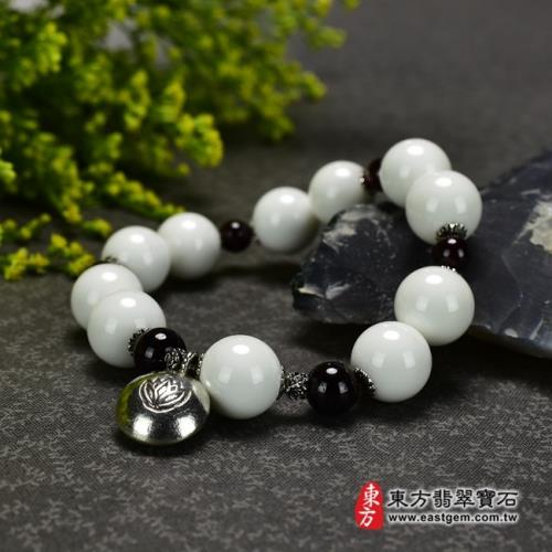白硨磲手鍊（白硨磲珠子，珠徑約6-12mm，11顆白硨磲+6顆紅珠，WCG038）。【東方翡翠寶石】