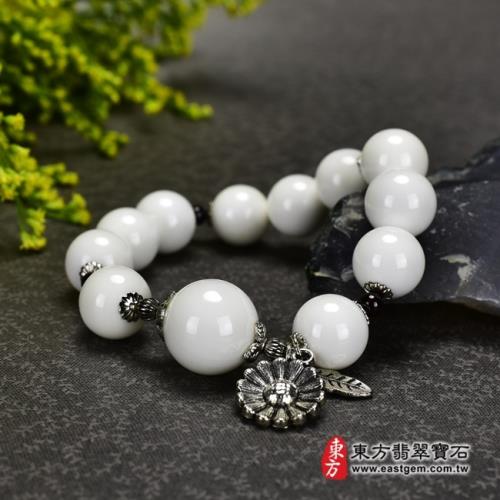 白硨磲手鍊（白硨磲珠子，珠徑約4-15mm，12顆白硨磲+4顆紅珠，WCG034）。【東方翡翠寶石】