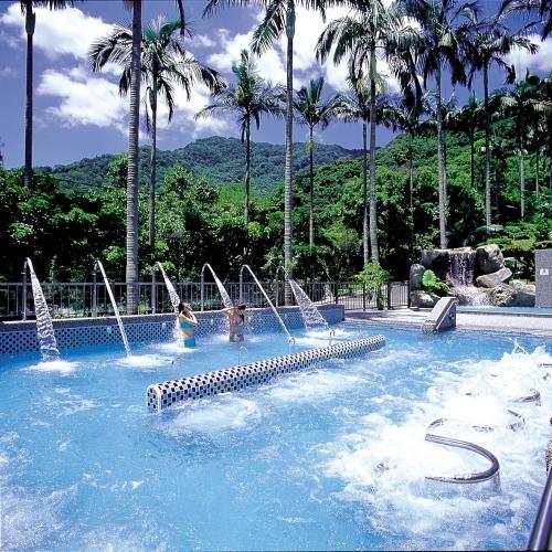 (限搶)三峽大板根 森林遊園門票+露天SPA+太子西餐廳午或晚餐(假日不加價)-電子票券