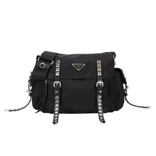 PRADA 經典尼龍鉚釘皮革雙釦斜背翻蓋記者包(黑色)