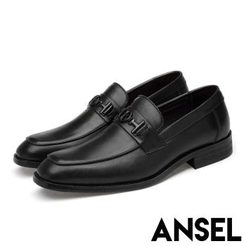 【Ansel】全真皮頭層牛皮質感方頭金屬十字架釦飾紳士休閒鞋 黑