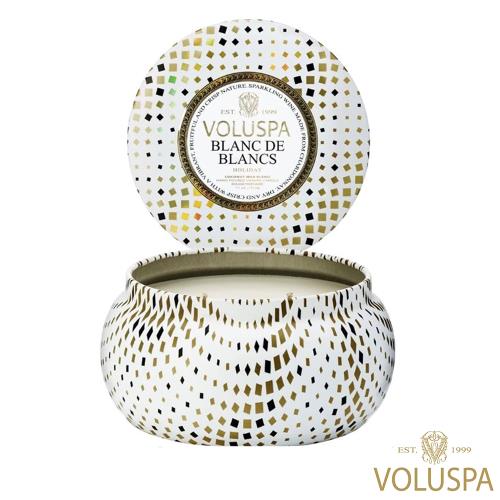 美國 VOLUSPA  Maison Holiday 美好假期系列 Blanc de Blancs 白中白香檳 錫盒 312g 香氛蠟燭