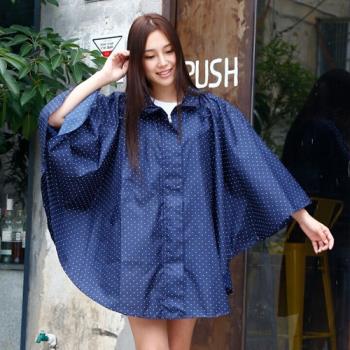 【FUFU】日本熱銷超輕量不沾水便攜登山旅遊蝙蝠袖時尚雨衣 5色