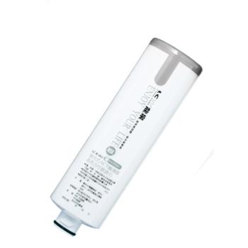 龍泉 LC-R-861 複合式 ACT 纖薄膜濾芯，採用先進 KX 活性碳技術，有效除鉛抑菌，提供純淨健康飲水。專為 LC-R-919 及 LC-R-918 淨水器設計，易安裝更換，確保水質安全。中國製造，濾芯數量 1 入，適閤家庭日常使用，提升淨水效能。