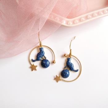 梨花HaNA 無耳洞/耳針款韓國星空下的藍色貓咪．閃粉耳環