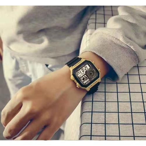O.T.S  方形簡單時尚橡膠錶