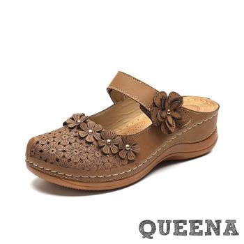 【QUEENA】甜美復古縷空花朵一字帶包頭坡跟拖鞋 棕