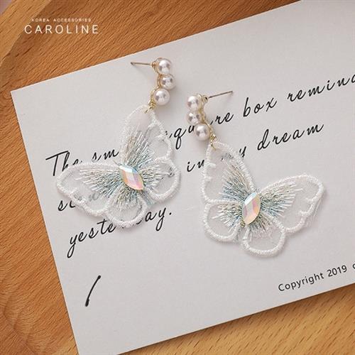 《Caroline》韓國熱賣古典珍珠刺繡蝴蝶造型時尚 高雅大方設計 耳環72803