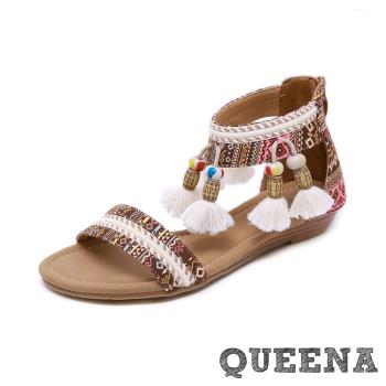 【QUEENA】復古民族風圖樣一字帶流蘇串珠造型低跟涼鞋 白