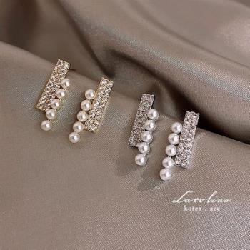 《Caroline》韓國熱賣氣質款簡約水鑽珍珠造型時尚 高雅大方設計 耳環72866