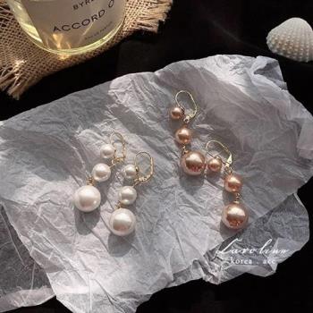 《Caroline》韓國熱賣法式香槟珍珠垂墜感造型時尚 高雅大方設計 耳環72870