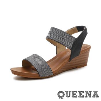 【QUEENA】 一字涼鞋楔型涼鞋/閃耀一字金屬亮皮時尚坡跟涼鞋 黑