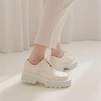 【WYPEX】個性氣派．方頭增高厚底鬆糕鞋 - 白色