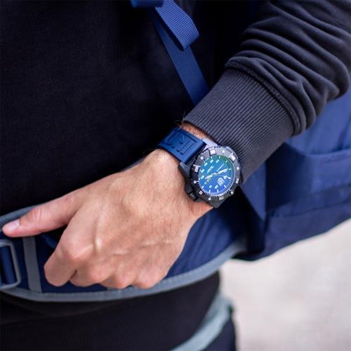 LUMINOX 雷明時 Master Carbon SEAL 碳纖維超級海豹自動機械錶-藍 45mm