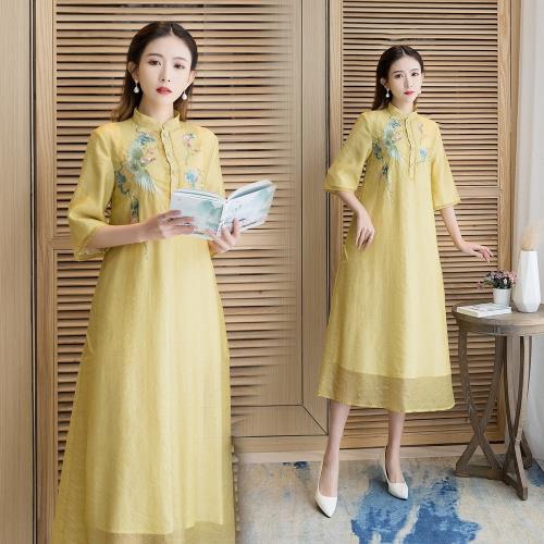 REKO-玩美衣櫃復古黃色飛鳥刺繡改良旗袍洋裝M-XL