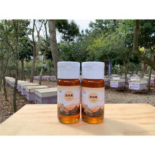 【三美養蜂場】國產認證標章720g純荔枝蜂蜜兩入優惠組(附上精美禮盒提袋)