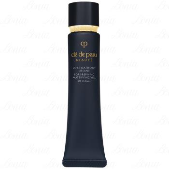 Clédepeau肌膚之鑰 無瑕柔霧凝霜SPF25 PA++，為大人設計的臉部與眼部隔離防曬產品，38ml容量，適合各種膚質使用，為您提供輕盈透膚的防曬保護，並保持肌膚無瑕光采。