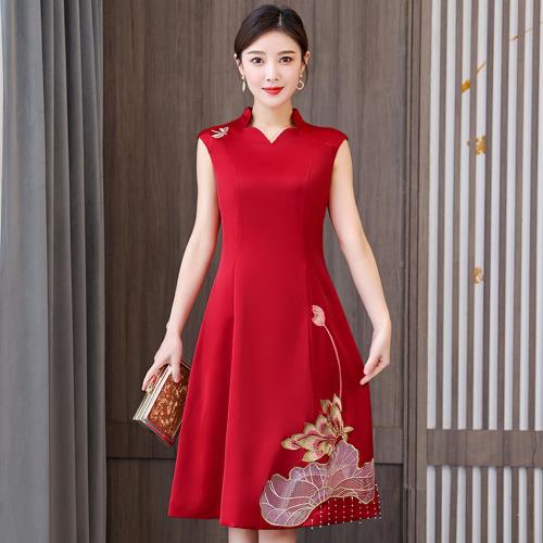REKO-玩美衣櫃中式復古繡花無袖旗袍禮服M-3XL