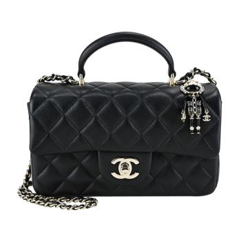 CHANEL Mini Flap Handle經典菱格紋小羊皮淡金小獅子掛飾金釦兩用包(黑色)