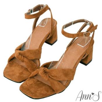 Ann’S夏日的親密接觸-舒適絨布氣質扭結方頭粗跟涼鞋-棕(版型偏小)