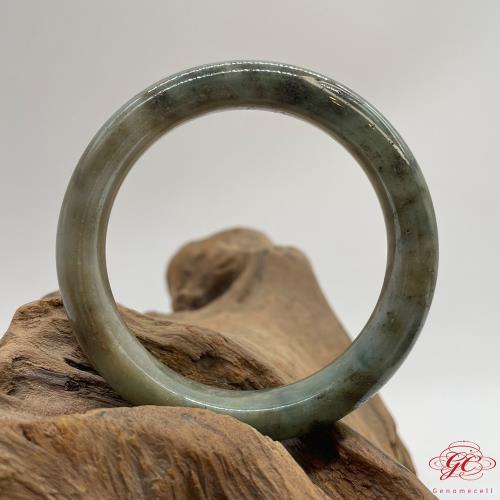 【肌容雪】天然緬甸A貨冰湖水綠撒金翡翠手鐲 編號144 (鐲寬57.5mm #18.5號)