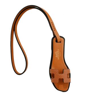 HERMES 奧蘭涼鞋牛皮皮革吊飾(棕)