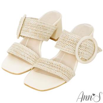 Ann’S日系渡假感-圓釦寬帶編織方頭粗跟涼拖鞋-米白