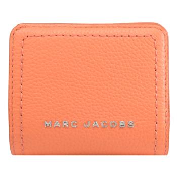 MARC JACOBS 馬克賈伯 浮雕LOGO皮革扣式短夾.珊瑚橘