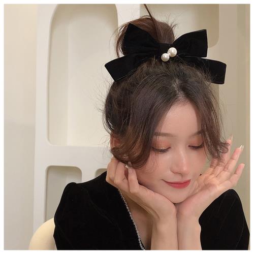 梨花HaNA 意式風情純粹少女．帶珍珠蝴蝶結髮夾彈簧夾