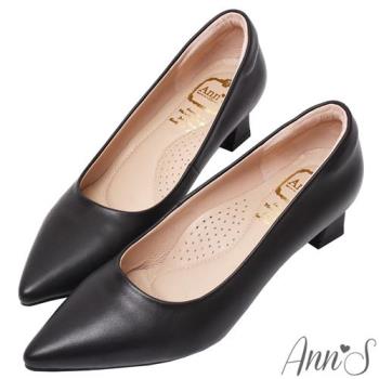 Ann’S平衡負擔-頂級綿羊皮性感尖頭粗跟包鞋-黑(版型偏大)