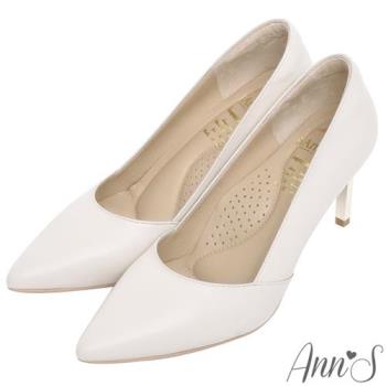 Ann’S嚮往的女人味-性感弧線柔軟小羊皮電鍍細跟尖頭高跟鞋-米白