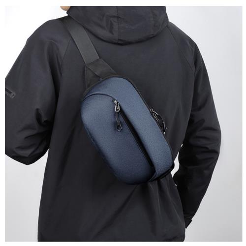 NEW MAN 男士硬挺帆布戶外帥氣胸包(P221)