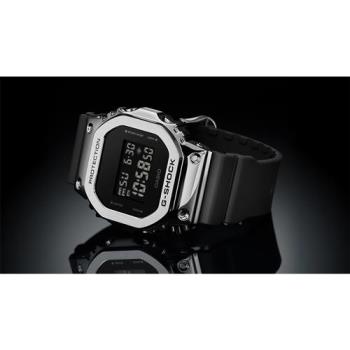 CASIO 卡西歐 G-SHOCK 超人氣軍事風格手錶-銀x黑 (GM-5600-1)