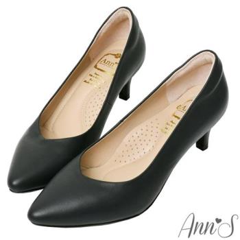 Ann’S舒適療癒系低跟版-V型美腿綿羊皮尖頭跟鞋-黑(版型偏小)