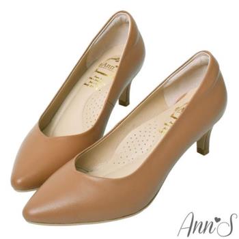 Ann’S舒適療癒系低跟版-V型美腿綿羊皮尖頭跟鞋-棕(版型偏小)