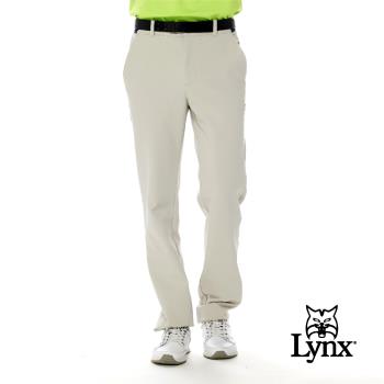 【Lynx Golf】男款防風防潑水機能LOGO織帶設計大山貓凹凸印口袋平口微窄管休閒長褲-卡其色