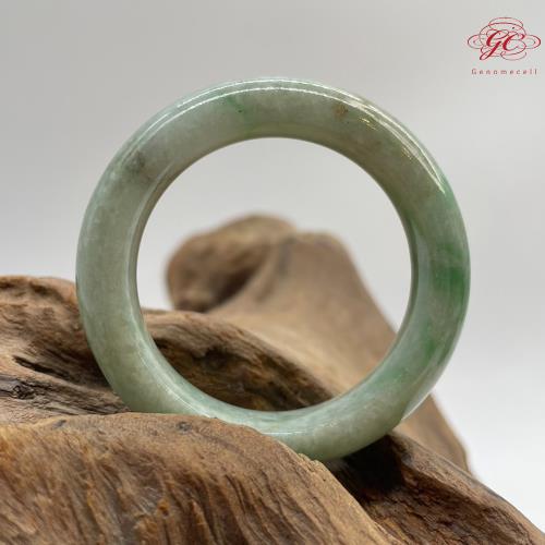 【肌容雪】天然緬甸A貨綠飄花翡翠兒童手鐲 編號149(鐲寬39.8mm#16號)