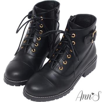 Ann’S個性元素-古銅C釦層次縫線側拉鍊綁帶低跟短靴-黑