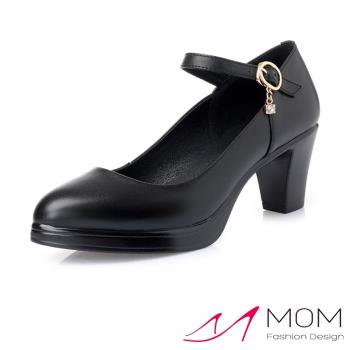 【MOM】跟鞋 高跟鞋/真皮優雅防水台水鑽一字釦帶造型高跟鞋 黑