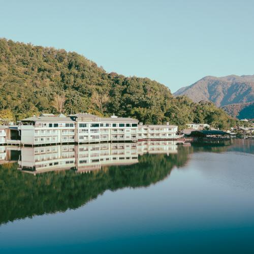 南投【天水蓮大飯店】山景雙人房平日住房專案/贈送鯉魚潭SUP體驗(MO)~電子票券